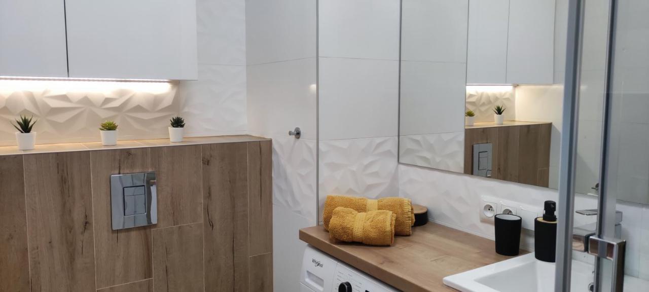Apartament Przy Fabrycznym Лодз Екстериор снимка